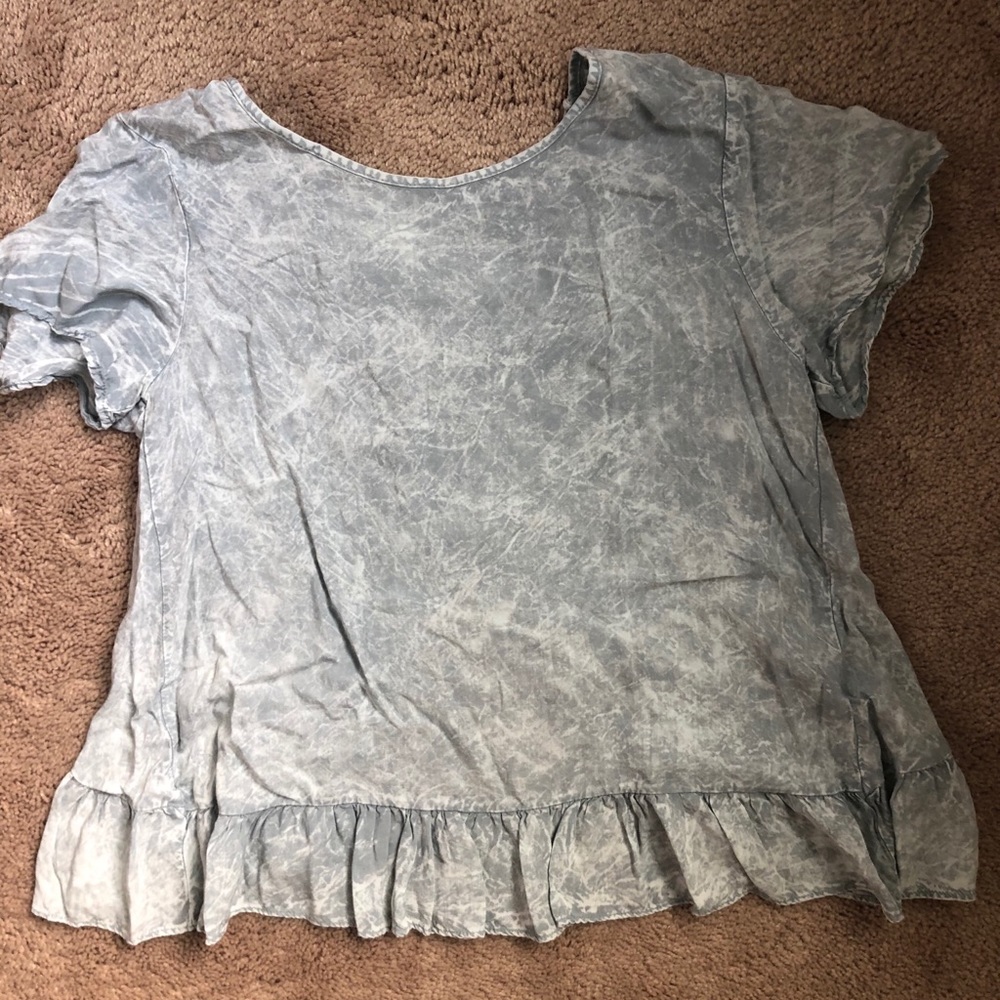 Grey/white printed top